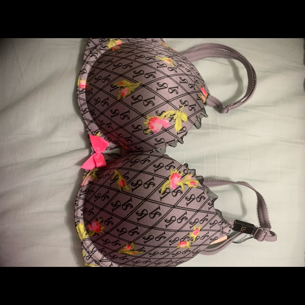 Victoria’s Secret very sexy push up bra